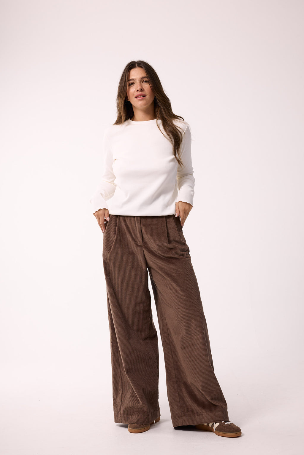 CORDHOSE – DARK BROWN