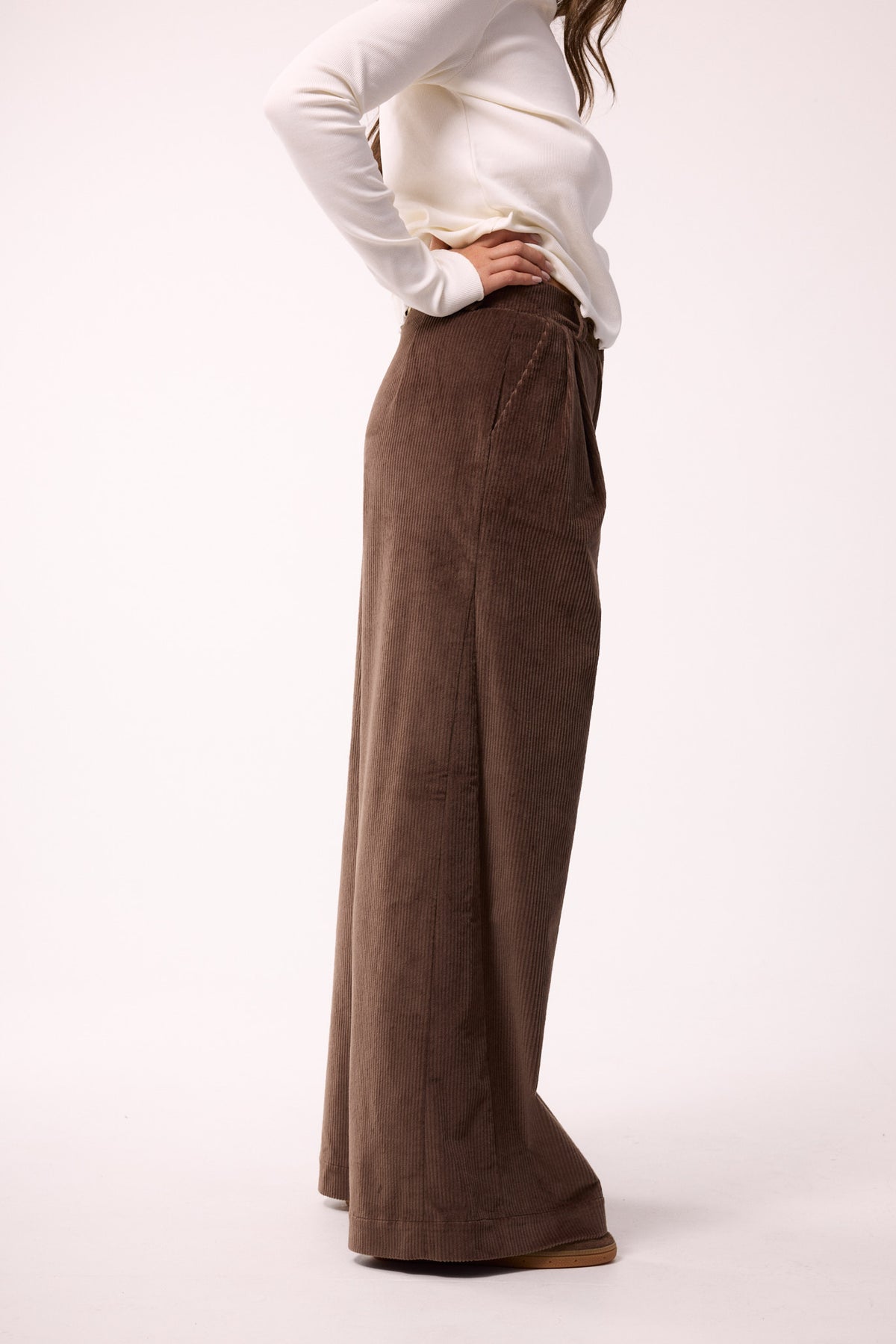 CORDHOSE – DARK BROWN