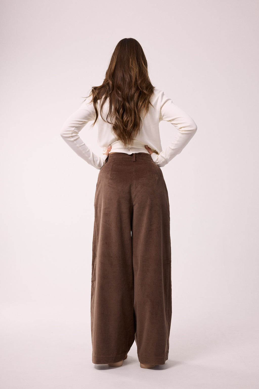 CORDHOSE – DARK BROWN