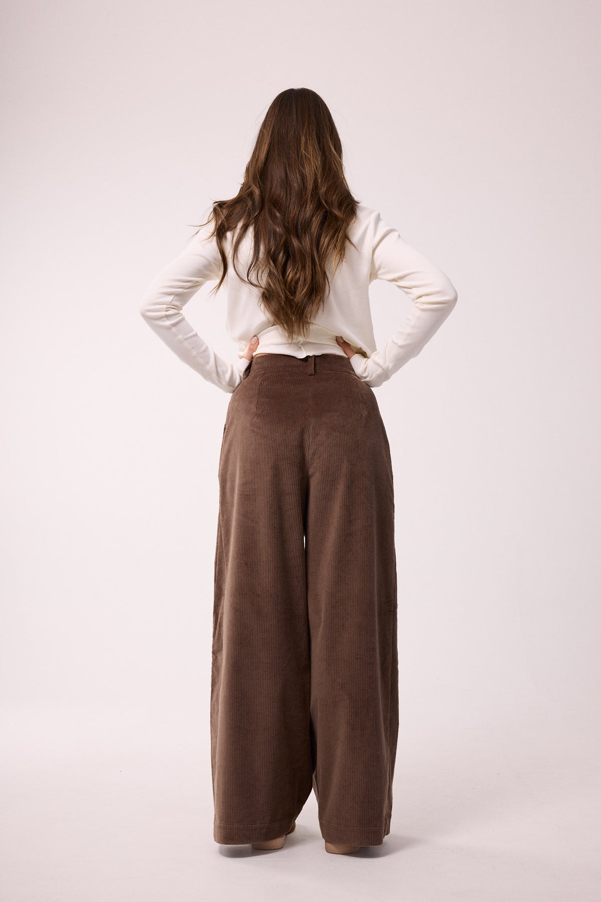 CORDHOSE – DARK BROWN