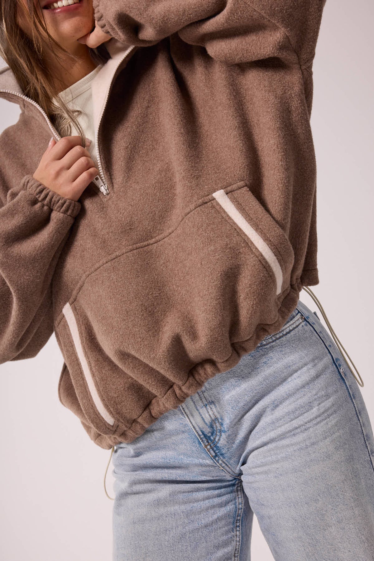 SWEATSHIRT AUS 100% BAUMWOLLE – MOCHA MELANGE