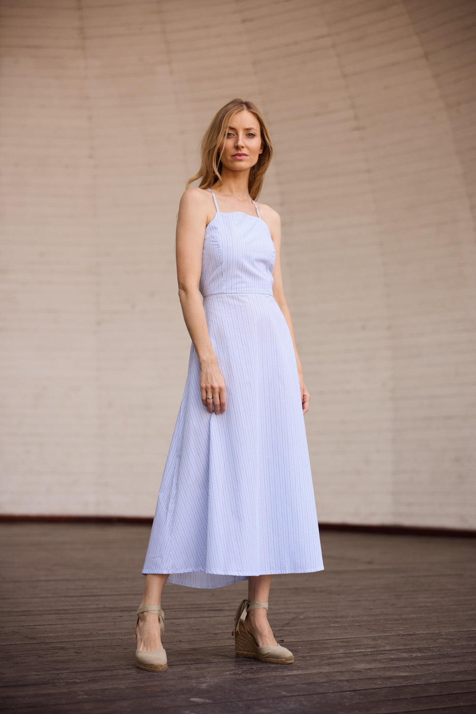 ANELA KLEID HELLBLAU GESTREIFT