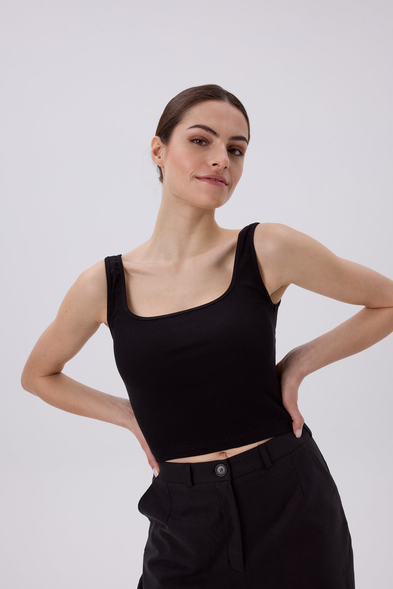 GERIPPTES TANKTOP SCHWARZ