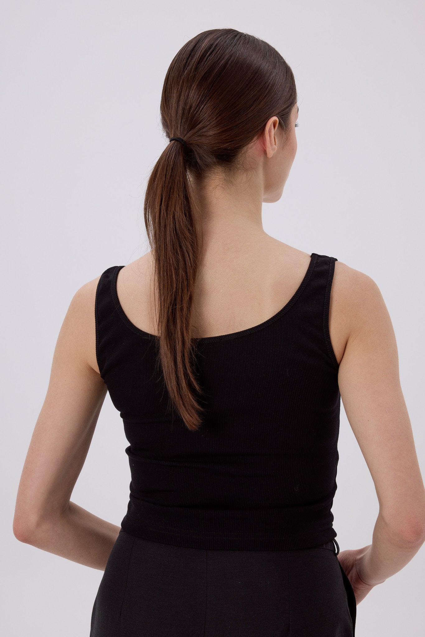 GERIPPTES TANKTOP SCHWARZ