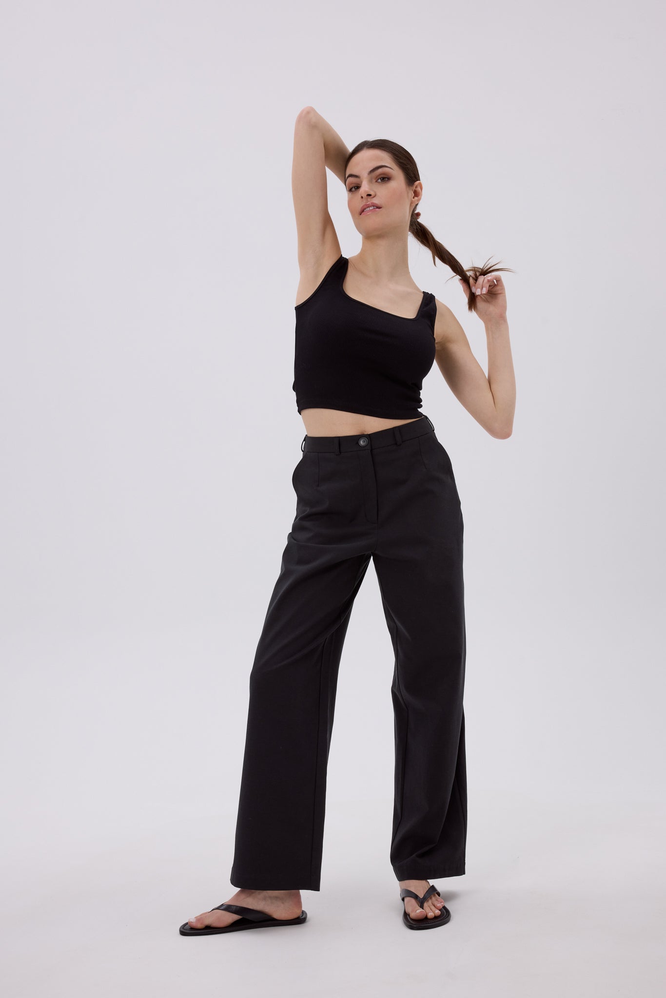 GERIPPTES TANKTOP SCHWARZ