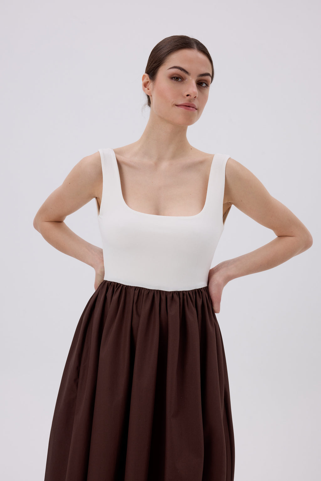 ATRANI KLEID OFF WHITE / BRAUN