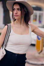GERIPPTES TANKTOP OFF WHITE